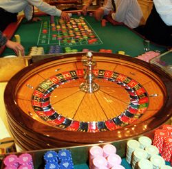 제주도의 한 유명 호텔에 있는 외국인 전용 카지노. 숫자에 베팅을 하는 룰렛 게임의 모습이다.
