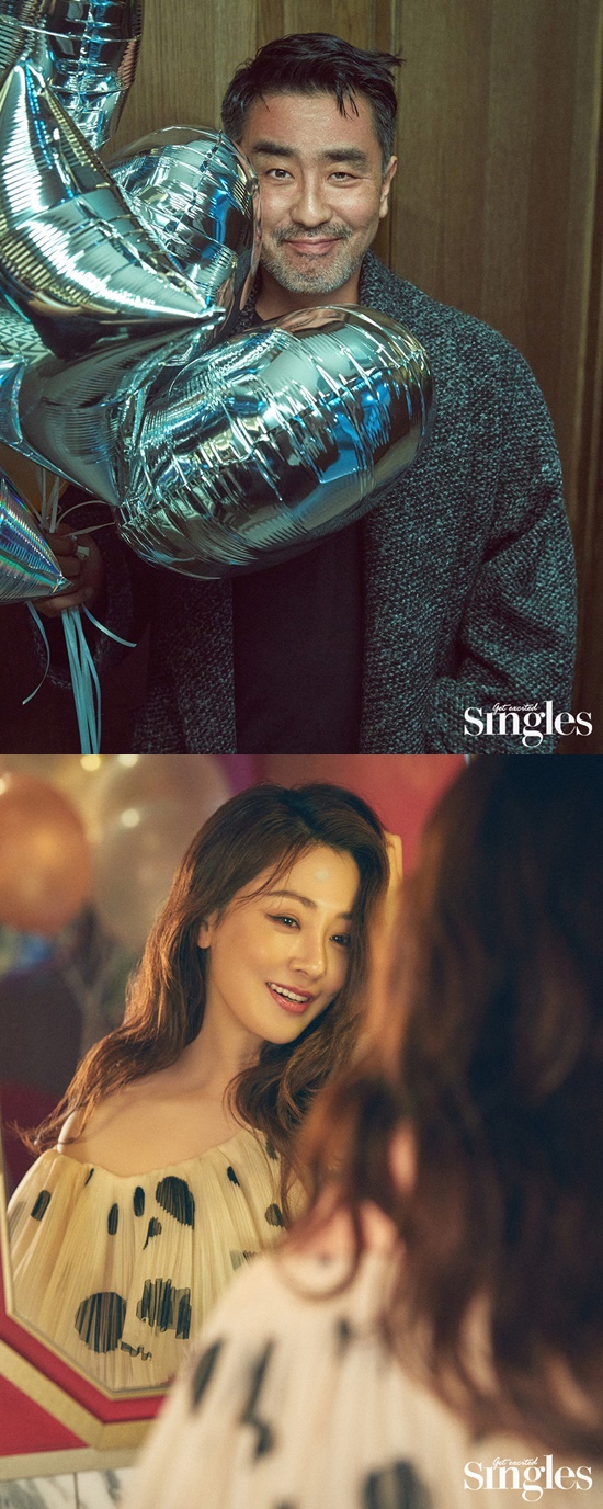Ryu Seung-ryong, Oh Na-ra, Kim Hee-won and Jo Eun-ji recently filmed a photo shoot with lifestyle magazine Singles.The public picture shows the protagonists of Genreman Romance, which is harmoniously harmonized at the party.From the beloved actor Ryu Seung-ryong to the lovely Oh Na-ra, the anti-war charm Kim Hee-won, and Jo Eun-ji, who has been acclaimed as a tremendous director, are gathered in one place and boast a pleasant and extraordinary atmosphere.In addition to the delightful charm that can be seen in genre romance, it gives a sophisticated feeling and attracts more attention.They depict the growing adults in a variety of relationships, breaking down into a slum-stricken best seller writer Hyun (Ryu Seung-ryong), the former wife of the prefecture Mi-Ae (Oh Na-ra), and the prefectures best friend and secret love net mother Mi-Ae in Genreman Romance.Interview, which contains a variety of stories about their works, can be found in the December issue of Singles.Genreman Romance is being screened at the National Theater.Photo = Singles