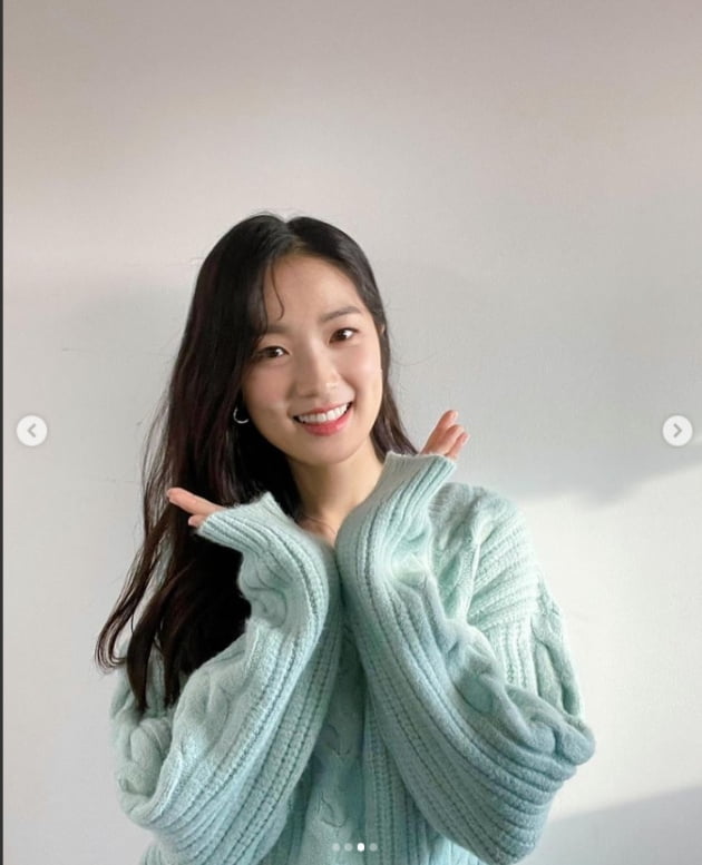 Actor Kim Hye-yoon delivered this cute routine.Kim Hye-yoon posted a picture on his 24th day with an article entitled #2021 # Korea Education Donation Fair Last I See.Kim Hye-yoon is wearing a mint-colored top and making a cute look.On the other hand, Kim Hye-yoon is appearing together with Ok Taek-yeon on TVN Drama Come on Joy.Photo: Kim Hye-yoon SNS