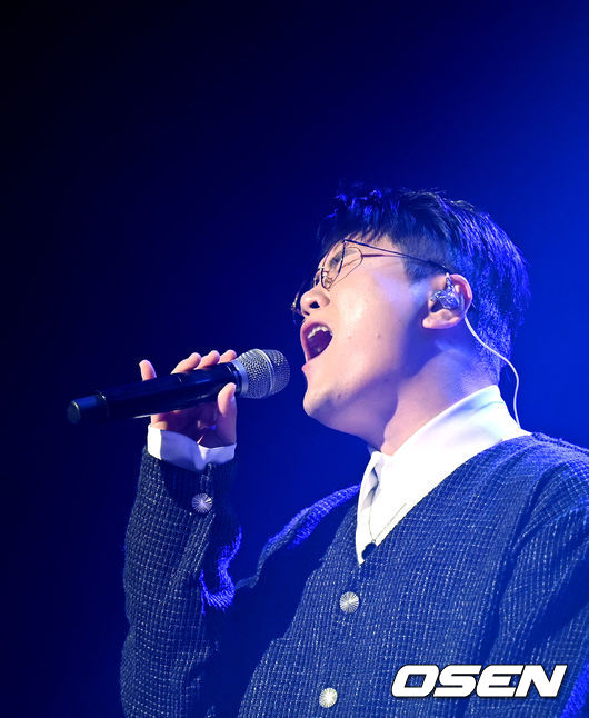 On the afternoon of the 26th, a showcase was held at Ilji Art Hall in Seoul Gangnam District to commemorate the release of the first EP if by 2F (Shin Yong Jae, Kim Won Joo).2F Shin Yong Jae presents a new song: 2021.11.26