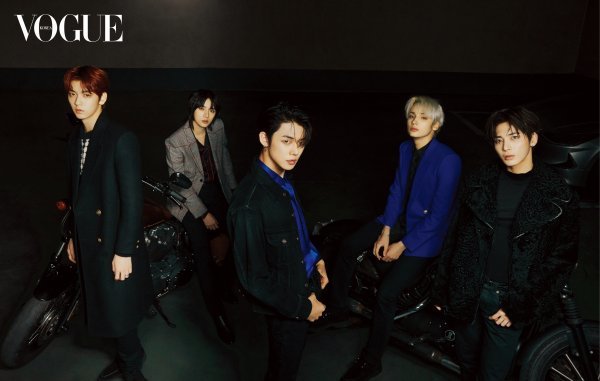 TOMORROW X Twogether (Subin, Yeonjun, Beomgyu, Taehyun, and Humanning Kai) released a picture of intense energy and unique visuals through the December issue of Vogue Korea, a fashion magazine.The five members trendily digested various colors of sensual costumes such as black and white and blue. In particular, they completed an energetic atmosphere by using esporte Clube Bahiak, lighting, and speakers.An interview with TOMORROW X Twogether has also been released to give a glimpse of recent interests.Subin talked about Nostalgia, Yeonjun fashion, Beomgyu photo, Taehyun sports, and Heuning Kai playing musical instruments.Subin, who is locked in Nostalgia, said, After time, I realized how precious every moment is.I am busy working as TOMORROW X Twogether now, but I know it is a time that can not be returned and a precious part of life.So I want to live harder and more devoted to the present. For Yeonjun, fashion is a challenge, confidence and expression.Yeonjun said, I think that the world that each person has is important, and I think that not only music and dance but also clothes are the media that can show his world. He said, I grew up learning dance and music, and my values ​​becoming close to fashion.Beomgyu introduced members and the United States that he became interested in photography in earnest.If we meet the people who are going to meet next year, I am so excited that we will be able to leave more memories as a picture, said Beomgyu, who left the desire to leave more pictures of TOMORROW X Twogether.Taehyun lives in the spirit of sports, and sometimes expresses the impressions of the game and the player in music. Sweat is a proof of effort.I hope that someone will be impressed by the way TOMORROW X Twogether grows and moves forward, just as the crowd is impressed by the sweating of the players. I practice a little bit every day, said Heuning Kai, who was the subject of playing musical instruments. Sometimes I dont play a lot, but when I practice and fall asleep, Im more skilled the next day.Constantness is important not only in musical instruments but also in all fields. TOMORROW X Twogethers pictures and honest interviews can be found in the December issue of Vogue Korea and the official website.