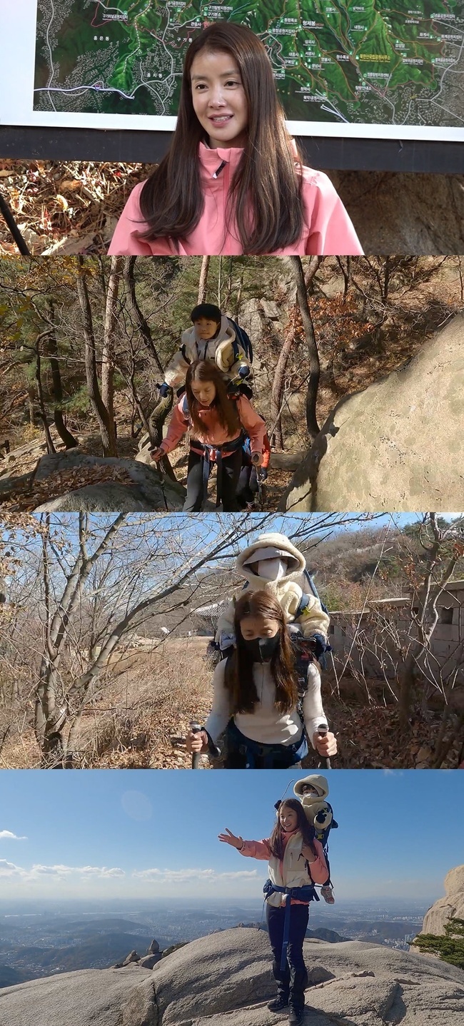 Lee Si-young Top Model for all-time climbMBC Point of Omniscient Interfere broadcasted on December 4th contains a special day of Lee Si-young, who has a son Jung Yoon Lee and a top model on the Bukhansan climb.Lee Si-young is the top model on Son Jung Yoon is on the Bukhansan climb which was one of the usual bucket lists.Jung Yoon Lee, who is about 16kg, and a 3kg bag, have to carry a weight close to 20kg.It is 8km round trip to Munsubong, the target point.With the tough Top Model for pro climber Lee Si-young, Lee Si-young and Jung Yoon-i are ambitiously on the Bukhansan.Jung Yoon-yi enjoys the autumn of Bukhansan by picking up leaves and branches.However, Lee Si-young, who is relaxed for a while, starts to play the extreme physical strength with Jung Yoon-yi on his back when the bloody Nankos begins.In addition, Lee Si-young is said to have sweated like a waterfall, saying, I think my thighs will burst in an unexpected situation, adding to the question of what happened.