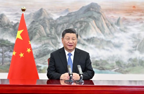 시진핑 중국 국가 주석이 지난달 4일 상하이에서 개최된 제4회 중국국제수입박람회(CIIE) 개막식에서 화상으로 기조 연설하고 있다. [이미지출처=연합뉴스]