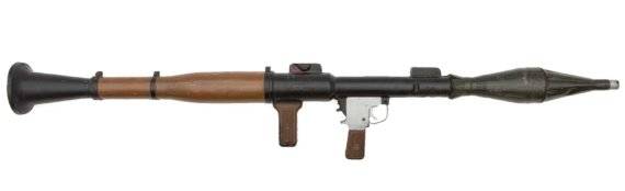 RPG-7. 구 소련은 2차대전 직후 미국의 바주카와 나치 독일의 판처파우스트, 판처슈렉을 참고하여 판처파우스트보다 가볍고 바주카처럼 쉽게 재장전이 가능한 대전차로켓 RPG-1을 개발했다. 하지만 RPG-1은 여러 문제로 개량, 다른 설계국에서 RPG-2를 만들어 RPG-2가 제식 채용됐다. RPG-2의 단점을 보완하기 위해 1958년 바잘트 설계국에서 설계 및 디자인을 했고, RPG-7를 완성했다. 값싸고 다루기 쉬운 간단한 구조 때문에 세계 여러나라에서 사용중인 베스트셀러 대전차화기. 구 소련/러시아는 이후에도 RPG 시리즈를 꾸준히 개량해 성능을 강화한 신모델을 내놓고 있다. 자료=밀리터리투데이 닷컴(military-today.com)