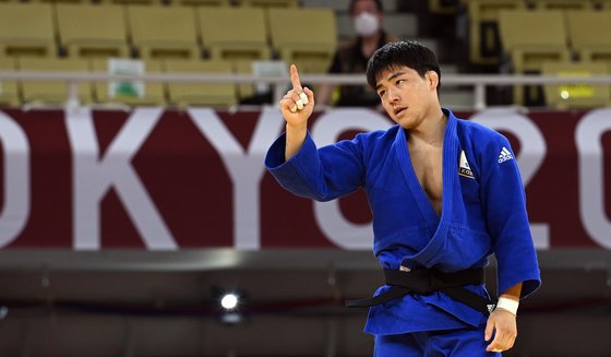 한국 남자 유도의 에이스 안창림이 은퇴를 선언했다. 사진은 도쿄올림픽 동메달을 확정하고 세리머니하는 안창림. [사진 올림픽사진공동취재단]