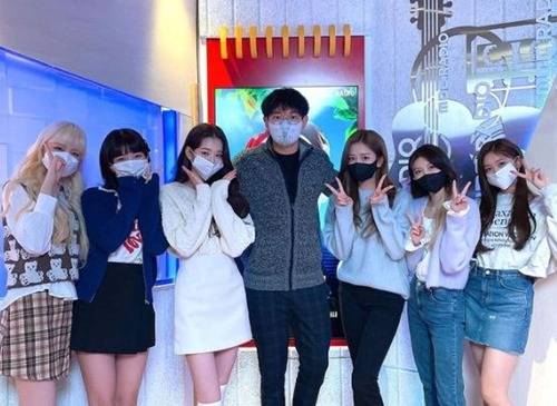 아이브 ‘굿모닝FM’ 출연 인증샷 사진=MBC FM4U ‘굿모닝MF 장성규입니다’ 인스타그램