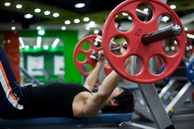 근육통이 있다면 더 운동하기보다 휴식을 취해주는 것이 좋다./사진=클립아트코리아
