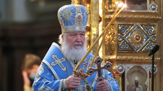 러시아 관영 RT에 따르면 6일(이하 현지시간) 러시아정교회 키릴 총대주교는 ‘하느님의 은총’이 신자들을 코로나19에서 보호하고 있다고 강조했다.