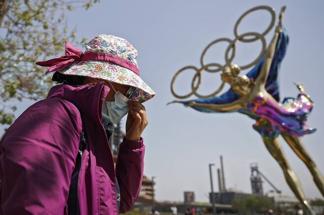 베이징 동계올림픽 조형물 - AP 연합뉴스