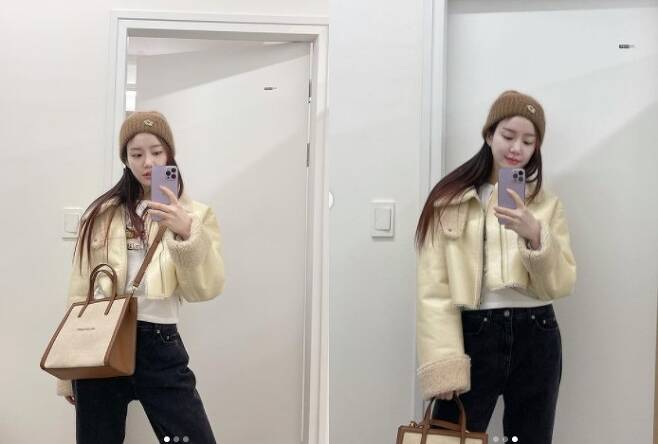 Actor Lee Yu-bi has unveiled a winter fairy visual that also sticks to Binnie, showing off the charm of fashionista.Lee Yu-bi posted several photos on his 11th day with his article I wear it warmly through his instagram.Lee Yu-bi in the photo is wearing a brown color Binnie, a cropped Mustang jacket, jeans matching fashion and taking a selfie.The fans responded that they were too pretty, too cute, and too cute, and that they were so cute, and that they were so beautiful, and that they were so beautiful.Meanwhile, Lee Yu-bi, who met fans as Ruby in Yumis Cells, recently confirmed his appearance in the movie Love Fair.