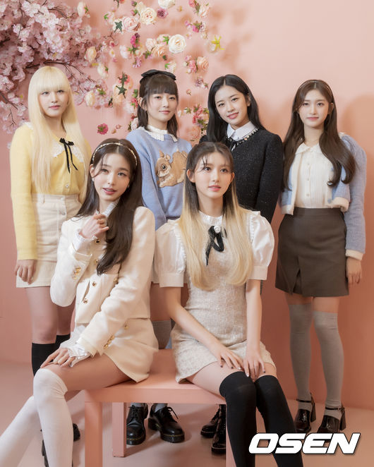 IVE (IVE) promoted its first single ELEVEN (Eleven) debut.IVE (Ahn Yu-jin, autumn, Lay, Jang Won-young, Leeds, and Seo-young Lee) released the single ELEVEN on the 1st.ELEVEN is an album featuring IVEs own release table that the best members are made up of colorful combinations, emphasizing their identity and unique team color.The title of the same name, ELEVEN, also shows the unique charm of six members, expressing the image of the girl in love with a fantastic color.IVE, who has been in the music industry as a complete group that does not miss visual, music, performance, or skills, is showing his full-fledged performance as a group that is expected to be more and more in the future and another artist representing K-pop.Group IVE poses: 2021.12.14