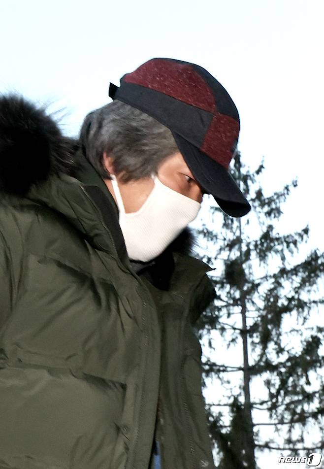 아동 성폭행 혐의로 징역 12년을 복역 후 출소한 조두순 /뉴스1 © News1 조태형 기자