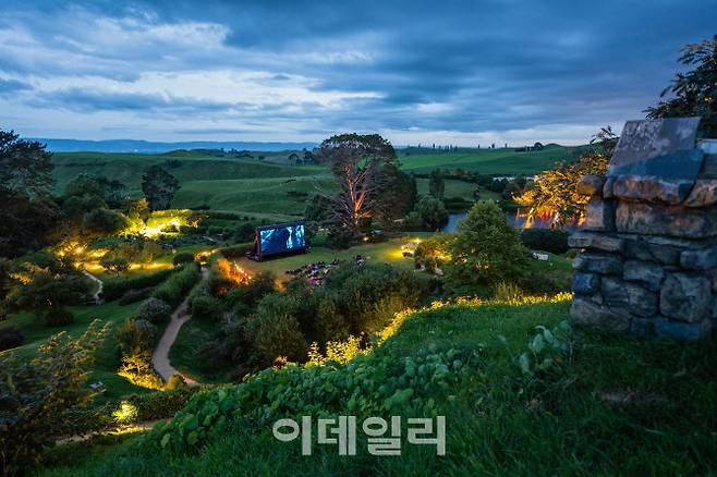 지난 10일 뉴질랜드 호비튼에서 열린 반지의 제왕 20주년 기념 야외 상영회(사진=뉴질랜드관광청)