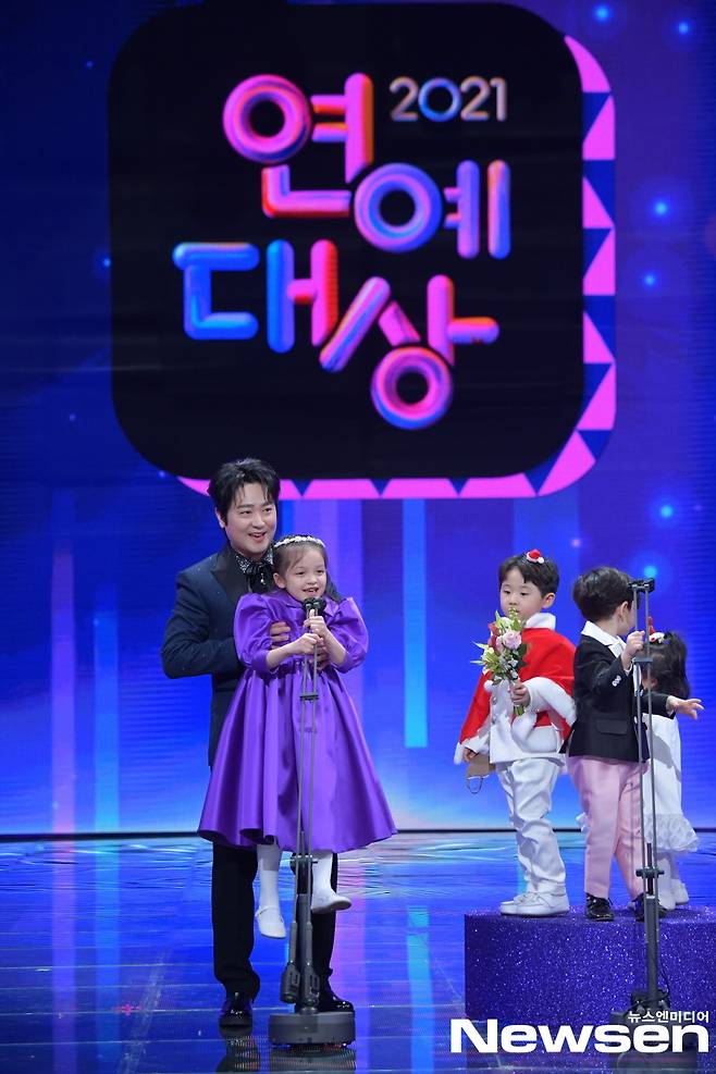 On the afternoon of December 25, 2021 KBS Entertainment Grand Prize was held at KBS, Yeouido, SeoulSuperman came back on this day and the team is attending and making a wonderful stage.Photos Provision = KBS
