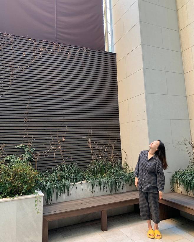 Singer Lee Ji-hye has recovered from her condition after Child Birth, and greeted her with a bright smile.Lee Ji-hye posted a picture on his instagram on the 1st, saying he was absorbing vitamin D.The photo shows Lee Ji-hye, who is blowing on the veranda of a postpartum care center; Lee Ji-hye, who is receiving sunlight all over his body.I have improved so much that I have improved my condition, he said with a bright smile.Lee Ji-hye said, Happy New Year, and I sincerely hope that this year we will have a happy day. My daughter is already two years old. My age is 43.It is a year of anticipation, he said.On the 29th of last month, Lee Ji-hye said, Health was proud, but the recovery was slower than I thought.I had a little trouble, but today I was discharged and entered the postpartum care center. Meanwhile, Lee Ji-hye married tax accountant Moon Jea-wan in 2017.Child Birth, who has been in her arms since 2018, has had her second daughter, Miss Tari, in her arms.