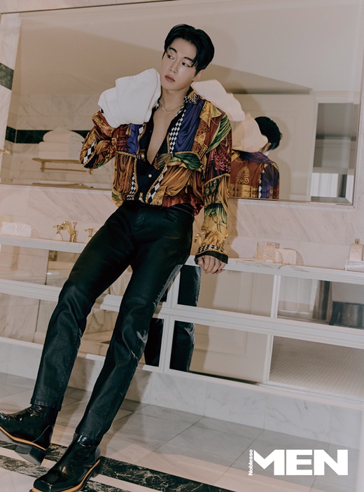 Group SF9 member Inseong and Dawon showed off their colorful visuals in a luxurious mood.On the 7th, magazine Noblesse Man released a picture with personality and tea.In the public picture, personality and pluralism perfected the concept of luxury home party, each wearing a colorful pattern shirt and tilting champagne to emit a deadly charm.In the personal picture, personality boasted a perfect physical with a chic eye and superior leg length.The pluralist, wearing a fancy shirt and sexy, was more attractive with a sensational mood while wearing glasses.In an interview after the filming, personality and pluralism have lavishly revealed their affection and teamwork for each other. Personality returns as much as they try.Each member may have different goals and may not reach the expected target quickly, but I decided to go to the end with a sense of cooperation. Teamwork is really good. The more the year accumulates, the harder we have to work, said Dawon. Singers and fans communicate and develop in two directions.I have to have someone who finds me, he said.Then they announced their current situation.In-sung, who is working as Daniel of the musical Jack the Ripper, expressed his unusual affection for the musical, saying, It is attractive to express what you can not actually do on stage.Dawon has been in the midst of the recent web Drama Parttime Melody.I am enjoying games and exercise, he said. Through the process of exercising, I have a vision of seeing far away.In addition, I expressed my honest answers such as what I want to show on stage and my values.The group SF9, which belongs to Inseong and Dawon, will hold a concert at the Olympic Hall in Olympic Park for three days from January 21 to 23, and will meet with fans.