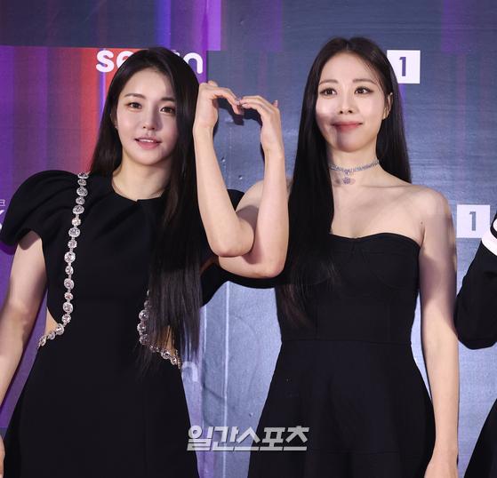Singers Brave Girls Yu-Jeong and Yuna attend the 36th Golden Disk Awards red carpet event held at the Gocheok Sky Dome in Guro-gu, Seoul on the afternoon of the 8th.The 36th Golden Disk Awards will be broadcast on JTBC, JTBC2, and JTBC4 and will be broadcast exclusively online on the seezn app and PC web page.2022.01.08