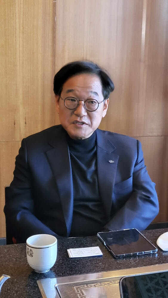 김영삼 한국전자기술연구원장