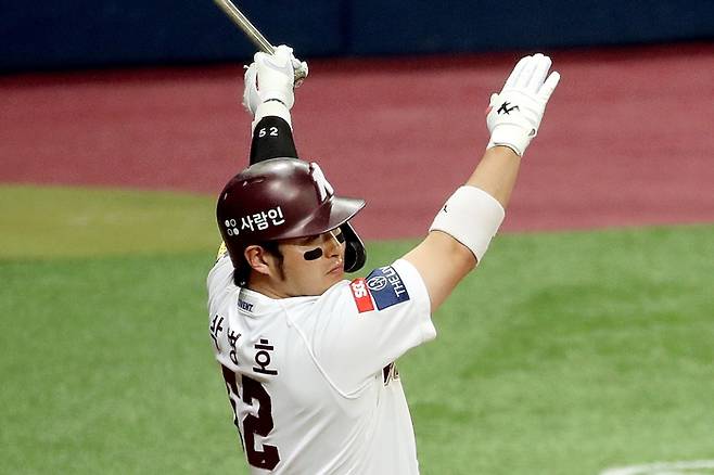 10일 KT위즈 관계자에 따르면 KT 내 선수번호 52번에 공석이 발생함에 따라 박병호가 이전과 같은 등번호를 사용하게 됐다. 사진은 지난해 9월 키움 히어로즈 시절 경기에 출전한 박병호. /사진=뉴시스