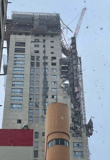 광주광역시 서구 화정동 한 고층아파트 신축 현장 외벽이 무너져 내리고 있다.(사진=뉴스1)