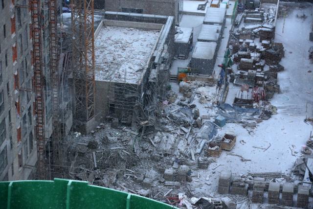 11일 오후 4시쯤 광주 서구 화정동에서 신축 공사 중인 고층아파트의 외벽이 무너져내렸다. 연합뉴스