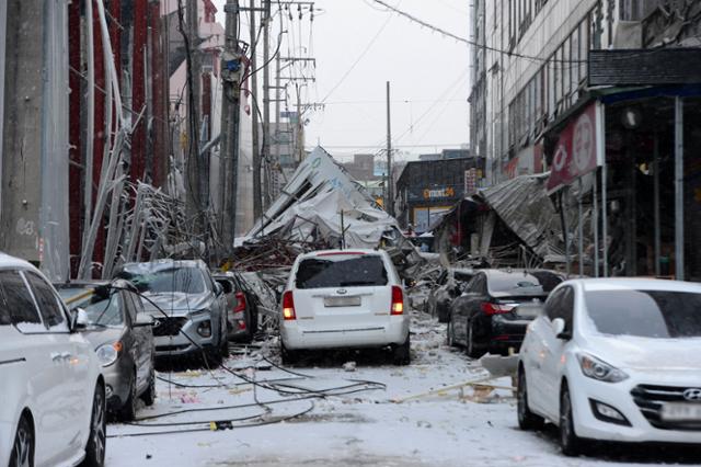 11일 오후 광주광역시 서구 화정동 아파트 공사현장에서 외벽 붕괴 사고가 발생했다. 뉴스1