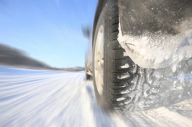 겨울철 안전 운전을 위해서는 타이어 점검이 필수다. /사진=이미지투데이