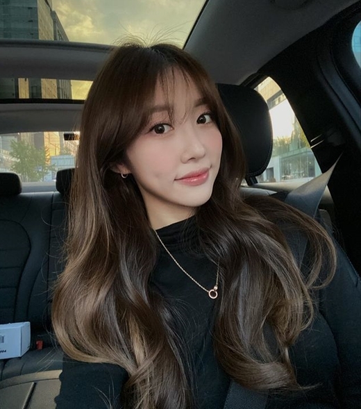 Singer Lee Coco (31), who explained the rumors with the chaebol chairman, has been a member of the group Blady and Coco Sound.Lee Coco joined in 2013 as a member of the second Brady episode, also known for appearing on the cable channel Mnet Superstar K Season 2 in Los Angeles, USA.In 2016, she acted as a female duo Coco sound, which was also noted at the time as a unique concept team.The Coco sound member who worked with Lee Coco is the sound (31), but the Coco sound was disbanded in March 2019.Coco also appeared as host on Arirang TV based on his fluent English skills, especially in the entertainment Transfer Love last year.As of March 13, the YouTube channel is also in operation, with 490,000 subscribers. The rumor explanation with the chaebol chairman is also Lee Coco, who posted on the YouTube channel community bulletin board.Meanwhile, Coco explained in detail the rumors with the chaebol chairman in the explanation.I have been working personally for years without an agency, and my family, especially my mother, helped me a lot, said Coco. When I was helping my work, my mother heard from my mother Friend by the end of 2020 that my mother Friend had a meal with Lee.And my mother Friend suggested that I would like to invite me to a meal with Lee. My mother was so happy with the proposal and took my schedule directly.At the dinner table, I first met Lee. However, Coco said, After the dinner with former president Lee and his mother Friends at the end of 2020, I have never met with former vice chairman both publicly and privately.I have had a personal katok from the former vice chairman several times, but I have only answered one or two times at a level to keep the courtesy of the adult, said Coco. I have never shared a message with my former vice chairman that is against my conscience.In addition, Coco has actively explained rumors related to program participation and album distribution.I am sorry that Coco Farm, who always supports me, will have been hurt by this incident, said Coco. I am very grateful for your sincere faith in me and waiting until the end.I will once again tell you that Coco Farm has never been concerned. 