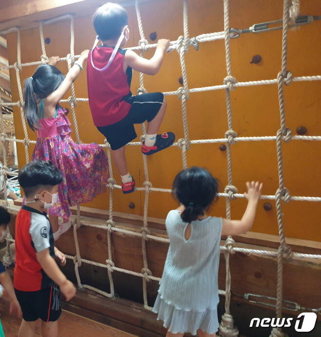 도내 한 유치원에 설치된 실내 놀이터(전북교육청 제공)© 뉴스1