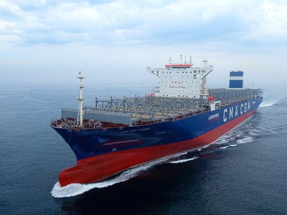 한국조선해양은 유럽 선사로부터 액화천연가스(LNG) 추진 컨테이너선 10척을 수주했다. [사진 한국조선해양]