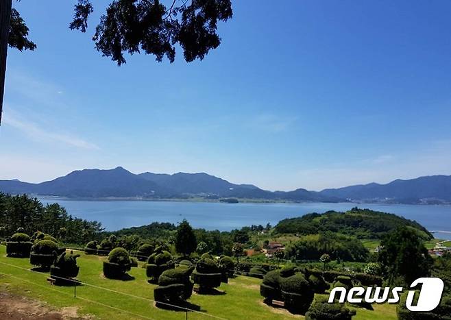 남해 토피어리정원 전경(경남도 제공)© 뉴스1