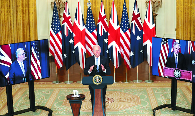 바이든 대통령은 2021년 9월 영국, 호주와의 안보협의체 ‘오커스’를 발족하며 호주의 핵추진 잠수함 보유를 지원하겠다고 밝혔다. (사진=연합뉴스)