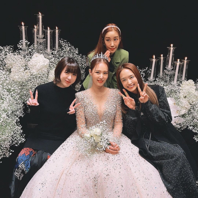 Jewelry members united at Kim Eunjungs weddingSeo In-young said on his 17th day, Today is the most beautiful Eunjung in the world! I have to celebrate so much ~ I have to be happy.My sisters shed tears and Eunjung did not shed a tear. The photo showed Jewelry members gathered in the bride waiting room, and Kim Eunjung, the main character of the day, showed off her beautiful bride in a colorful dress.Seo In-young, Park Jung-a, Ha Ju-yeon and Park Se-mi, who attended as guests, boasted unchanging beauty.Jewelry members who have gathered together for a long time and showed their friendship are pleased.On the other hand, Kim Eunjung, a lyricist from Jewelry, married Lim Kwang-wook, a producer and composer of Divine Channel, on the 16th in Seoul.