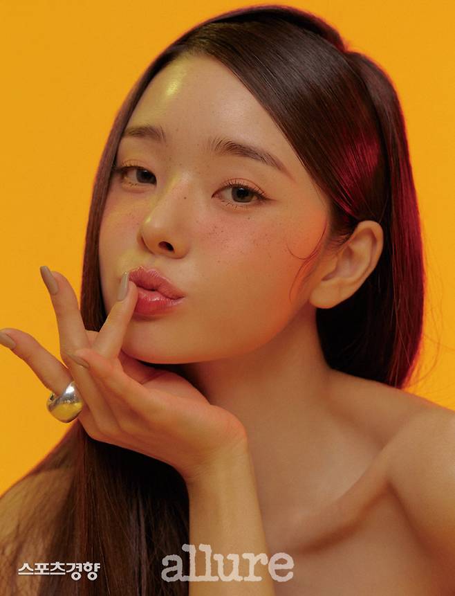 가품 착용 논란으로 인해 사과한 송지아가 ‘솔로지옥’에서 착용한 의상 대부분 자신이 준비한 것이라고 밝혔다. 얼루어코리아 제공