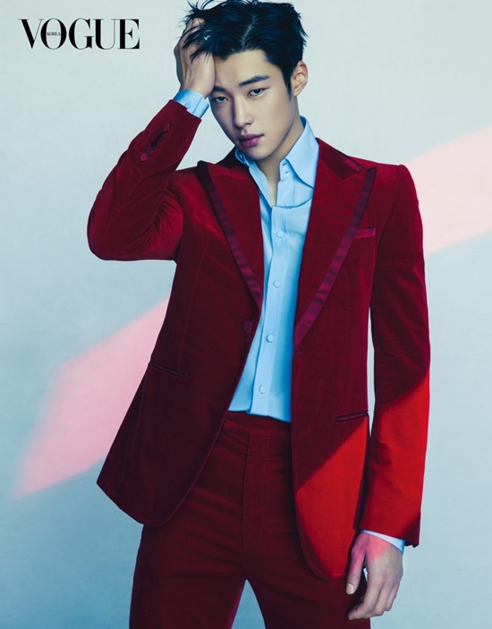 Actor Woo Do-hwans interview with Vogue Koreas February issue, which recently resumed its activities in earnest, was released.This picture is more meaningful because it is the first picture after his whole life, which is more deepened and sexy.Woo Do-hwan showed off his visuals with a perfect blank space, from a formal trench coat to a red suit with intense images and bold accessories.Especially, the see-through look that showed a muscular body like a sculpture and the eyes full of masculinity harmonized and created a picture that can not be taken off.Woo Do-hwan, who has not been able to sleep deeply in the filming for a long time, said, I have been thinking about how to interview, how to hit the tone and mood.But he was in an interview with a serious attitude and he experienced how grateful he was for his daily life like the air. It is not an 18-month homework, but a 10-year homework.I want to be able to run in a really comfortable way, he said. Im writing down feelings and small happiness that day.I think that the width of my thoughts has widened since I wrote my diary. He also raised himself for the character of Gunwoo of hunting dogs for two months and read the script until he came to the filming site. It seems to be the first work that has been prepared so much.He is a boxing player, so he is a very active friend, so he is moving his time to exercise to boxing, health, action school, and Pilates in four hours a day while managing his diet. He said.The pictures and interviews filled with the deep charm of Woo Do-hwan can be found in the February 2022 issue of Vogue Korea.Meanwhile, Woo Do-hwan is in the midst of filming the Netflix series The Hunting Dogs.Photo = Vogue Korea