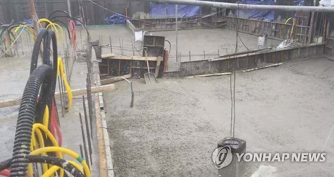 '거푸집이 두둑' 붕괴사고 직전 영상 공개 [업체 관계자 제공 영상 캡처. 재판매 및 DB 금지]