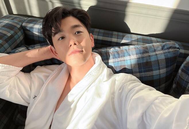 Singer Eric Nam gave thanks for his ninth anniversary.Eric Nam wrote on his Instagram account on Monday: Nineth anniversary of your debut. Thank you for coming along. I love you (9 years since i released my first EP).Thank you for being with me and for the love.) The photo shows Eric Nam sitting on the sofa in the sunshine, wearing a white gown and a immaculate skin, he smiled relaxedly as he took a selfie.Eric Nam shook his fan with good eyes and warm visuals. The fans cheered with comments such as Congratulations, Lets do it for nine more years, Thank you for singing and Good looking.Meanwhile, Eric Nam appeared on the 2011 audition program Great Birth 2 and made his official debut with his mini album Cloud 9 (Heavenly Gate) in 2013.Since then, he has been loved by many broadcasts with sweet voices and witty gestures and manners.Eric Nam, who recently released his first album There And Back Again after standing alone, will go on a large tour tour of 51 cities in United States of America starting on the 24th.