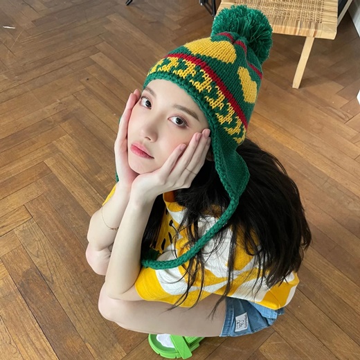 Yura from Group Girls Day showed cute fashion.Yura posted several photos on his 26th day with the message Capitalist body, warm head on his instagram.In the open photo, Yura poses cutely with a green knit hat with a drop, and the unique styling that coexists in the summer and winter season attracts attention.Yura matched a yellow striped T-shirt with denim shorts, saving a casual mood, especially Yura, who caught her eye with her juice-filled beauty.Meanwhile, Yura appears in JTBCs new Saturday drama People in the Meteorological Administration: A Cruelty of In-house Love.