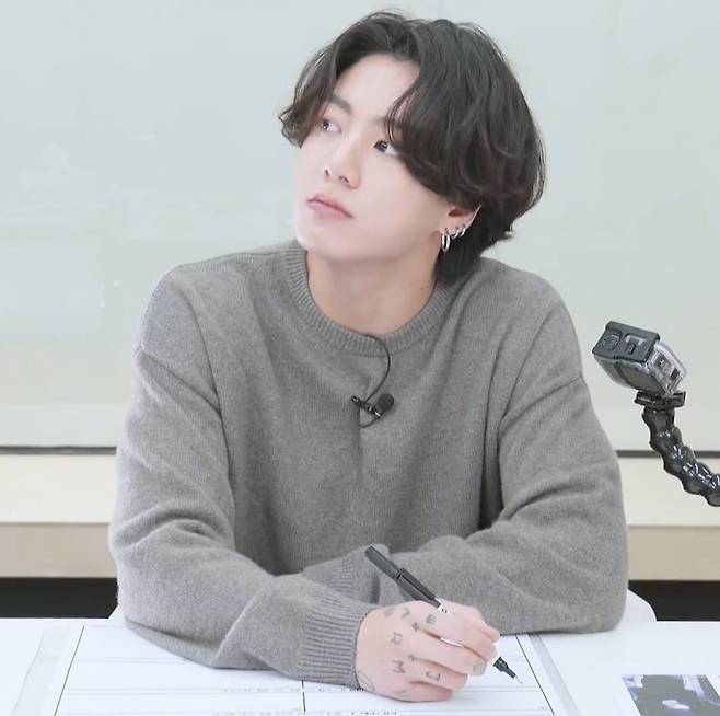 "드디어 겨우 겟" 방탄소년단 정국 디자인 굿즈 5종 2차도 '품절'