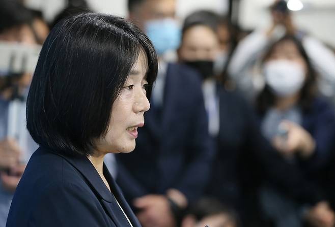 ▲ 2020년 5월29일 당시 윤미향 더불어민주당 당선인이 국회 소통관에서 기자회견을 열고 정의기억연대 활동 당시 회계 부정 등 각종 의혹에 입장을 밝히고 있다. ⓒ연합뉴스