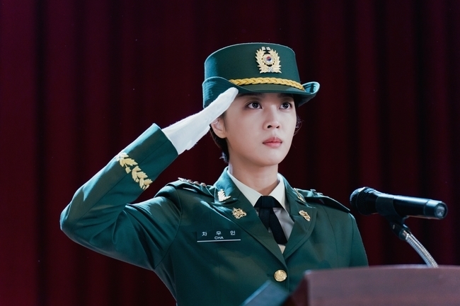 Actor Jo Bo-ah will make another new act transformation through Military Prosector Doberman.TVNs new drama Military Prosector Doberman (playplayplay by Yoon Hyun-ho/director Jin Chang-gyu) unveiled Jo Bo-ahs first Steel Series, which transformed perfectly into Cha Du-ri, a first-class training military prosecutor who came to Army for revenge.The strong force felt in the tight eyes and short hairstyle captivates the eye and makes her look forward to her acting transformation through this work.Military Prosector Doberman tells the story of Do Bae-man (Mr. Security), who became a military prosecutor for money, and Cha Du-riin (Mr. Jo Bo-ah), who became a military prosecutor for revenge, who tapas black and rotten evil within the Army and grows into a real military prosecutor.It is an interesting background that has never been shown in the existing courts, and it will give tension and immersion that is different from the previous level.In addition, the collaboration between Yoon Hyun-ho, who is trusted as a reward for courtrooms based on solid writings such as the movie Attorney and Drama Lawyer, and director Jin Chang-kyu, who has been recognized for his sensual and delicate production ability, predicts the birth of a military legal act that combines thrilling catharsis and exciting action.Cha Du-ri, a first-class training military prosecutor who is Acted by Jo Bo-ah, is a person who has the boldness to refute every single thing that is wrong regardless of class when investigating his case in the Army.Cha Du-ri, who always shines wherever he is, thanks to his strong eyes and imposing attitude.The military courts, which consider the terrible practices and vertical hierarchy, begin to create a new wind of justice based on the code, not the lower class, especially for revenge.So what the real goal of Cha Du-ri will be, and what her hidden plan will be, is already amplifying the curiosity of viewers.Among them, SteelSeries captures the attention of Jo Bo-ah, who is fully digested to the Military uniform.First of all, Jo Bo-ah in the first Steel Series emits a charismatic charisma with his unwavering eyes toward the other party, doubling the charm of Character, Cha Du-ri, who is not afraid of the strong.In addition, another SteelSeries attracts attention by capturing Jo Bo-ah who attended the ceremony of the judicial officer.Jo Bo-ah, who is sworn in a uniform with a knife angle, feels a charm full of neatness and intelligence, which makes her eyes drawn to many people.In particular, Jo Bo-ahs imposing figure, which is saluting a lot of people with a single errorless movement, leaves a deep impression.She can get a glimpse of her professionality in her languid eyes and dignified expressions, and she is pouring out her aura that can not be easily encountered, making her more excited about the thrilling performance of Cha Du-ri, a military prosecutor who taps evil with justice.The passion of Actor Jo Bo-ah, who tries not to miss the details of his speech, accent, and gesture for Cha Du-ri Character, is a more stereoscopic character, said the production team of the Military Prosector Doberman.Jo Bo-ahs new life character will be born. You can expect it. He raised the expectation of viewers waiting for Drama.