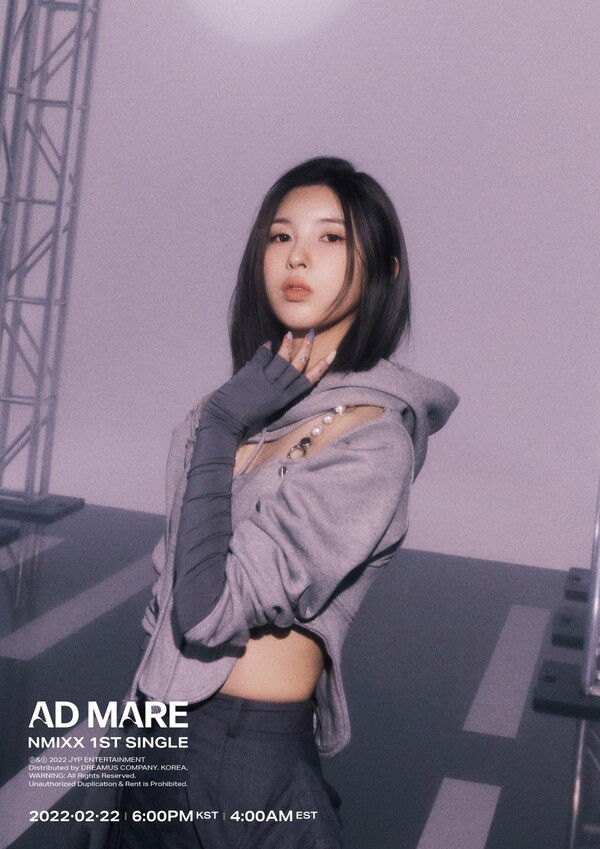 JYP Entertainment (hereinafter referred to as JYP) new girl group NMIXX members Ginny and BAE (BAE) have come out as the second runners-up of the personal teaser.JYP will release NMIXX debut single Ad Mare (AD MARE) teaser content sequentially through the official SNS channel from 8th.On the 8th, the 7th full-scale group image, the 9th, and the individual teaser of Sulyun and Umizaru were first introduced. At 0 oclock on the 10th, Ginny and BAEs personal teaser photos and moving posters were released, raising the debut atmosphere of K-pop big newcomer in February 2022.In the teaser photo, Ginny emanated a unique aura with a unique face chain and bold pose, and BAE snipped the publics taste with a pure and elegant atmosphere contrasted with monotone sophisticated costumes.In the same time, in the moving posters posted on the official YouTube channel, the two members poured out the model force with superior physical and walking, and expected the charm of the girl crush.Ginny and BAE boasted excellent skills and charm in the pre-promotion that was developed last year, and took the eyeballs of domestic and foreign K-pop fans.Ginny, who became the first runner of the dance and vocal cover content Qualifying series with member Ji-woo and Kyujin, got a modifier called Pink pants with unique mask and powerful performance and got hot online.BAE has satisfied both viewers eyes and ears with a cool gesture, charming bass and chic atmosphere.NMIXX, which will be the last protagonist of the K-pop 4th generation girl group lineup, consists of seven members: Lily (LILY), Umizaru, Sulyun, Ginny, BAE, Ji-woo and Kyujin.The group name was completed by combining the letter N, which means now, new, next, unknown n, and the word MIX, which symbolizes diversity, and contains the aspiration of the best combination to be responsible for the new era.The debut song O.O (Oh) is a title that symbolizes the eyes and exclamation Oh! (Oh) that grew in surprise, and it contains confidence to look at something new and prepare to be surprised.They are the title songs that are in harmony with famous composers from home and abroad such as THE HUB and Dr. JO, and they will present a new genre of NMIXXs genre, MIXX POP.K-pop fans around the world are paying attention to the new NMIXX, which was born with the know-how of JYP, a girl group famous song, and the fresh sense of the new headquarters SQU4D.On the other hand, the new NMIXX debut single Ad Mare and the title song O.O will be released at 6 pm on February 22nd.Various information related to their debut project can be found on the NMIXX official SNS account.