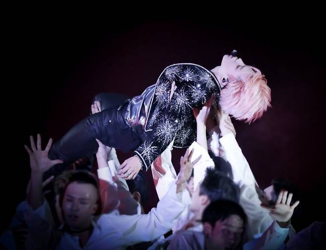 'SPOTIFY KING' 방탄소년단 지민, 솔로곡 7억..韓솔로 최초 '大기록'