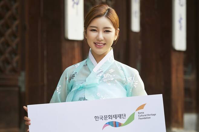 Trot Singer Song Ga-in has been commissioned as Ambassadors for the Korea Cultural Heritage Foundation.According to his agency Pocket Stone Studio on April 14, Song Ga-in said, It is meaningful to be able to announce the traditional cultural event of our country. I hope that we can feel the depth of traditional culture as a Korean citizen.Song Ga-in will participate in various traditional cultural events conducted by the Korea Cultural Heritage Foundation and promote it.Song Ga-in, who majored in Pansori, made his debut as TrotSinger in 2012, and then appeared on the 2019 audition program Tomorrow is Mystrot to win and became a stardom.Prior to the Korea Cultural Heritage Foundation, he also served as Ambassadors in Jindo County, South Jeolla Province, in 2019, Ambassador Hong Bong of the International Agricultural Fair, and Ambassadors of the Yellow Umbrella Mutual Aid Association.He also took charge of the Handon Ambassadors in 2020 and the South Jeolla Province International Ink Biennale Ambassadors in 2021.