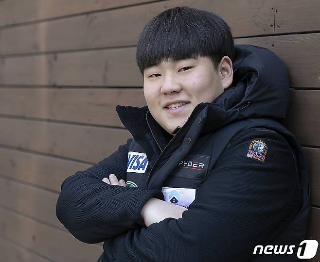 배우 양한열이 서울 강남구 논현로 제이콥스라운지에서 진행된 뉴스1과의 인터뷰에 앞서 포즈를 취하고 있다. 2022.2.16/뉴스1 © News1 김진환 기자