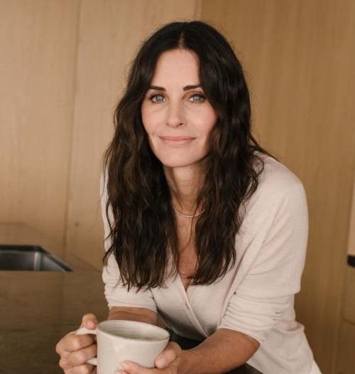 Courtney Cox, 57, who is known for the United States of America TV series Friends, has revealed she will never do beauty treatment again.Cox admitted to trying to fix his increasingly older face with multiple injections and other procedures, according to reports by the Daily Mail on Tuesday.But eventually he realizes hes crazy and is trying to age gracefully.Once I thought, Oh, Im changing, I look old, and Ive been trying to pursue youth for years, he said.But I did not realize how strange it looked after the beauty treatment.I did not realize that I was doing something I should never do on my face. I was worried about posting the photo on Instagram at the time of comparison with now, he said. I have to stop. Its just crazy.Cox said he liked to use the new product, saying, Ill do anything, although he gave up the beauty treatment, but he still tries a lot of new products to look pretty.In addition, he said of the prospect of a six-year-old, Its so hard to even listen or say, I cant believe it.Time goes too fast, he said, and there is no doubt that (age) I have more base.I learned a lot about what to enjoy in my life, what to do more, what to put in. Kurt Sutterney Cox, meanwhile, appeared on Friends: Reunion, which returned in 21 years, which was released throughout United States of America through HBO Max in late May.Kurt Sutterney Cox Instagram