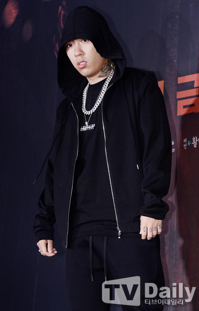 Rapper Dok2 (Dok2), who is in controversy over the unpaid precious metals, will resume his activities by working with a new domestic agency.143 Entertainment, which recently signed an agent contract with Dok2, said on the 21st, Dok2 will announce the single First Rollie at 6 pm on the 23rd.According to 143 Entertainment, this album is said to have a little talk about the past days after the dismantling of Ilinaire Records.Dok2, co-founder and CEO of Illineer Records, left the company in February last year after dropping his leadership job in November 2019; Illineer Records later closed in early July last year.But its not just a welcome response to his long-standing credentials, because the controversy over his unpaid precious metals has not yet been resolved.Dok2 was accused of not paying the goods from A jeweler Kim Moo, a United States of America Los Angeles, in 2019.Kim filed a lawsuit against Illineer Records in October 2019 claiming that Dok2 purchased and received seven items worth $206,000 (247.2 million won) and only partially transferred them from September 25, 2018 to May 29, 2019.However, Mr. A lost his case in October 2019 in a goods price claim lawsuit with Ilynarecoz, which he determined was hard to see as his agency having to pay for goods.Kim filed a lawsuit against Dok2 individuals again in September last year, and in December last year, the Seoul Southern District Court (civil affairs 6) Judgmented the plaintiffs victory, saying, The defendant should pay 400,000 won for unpaid payment and interest to the plaintiff.However, Dok2 disobeyed the courts Judgment, and in January, Dok2s attorney reportedly submitted an appeal to the court.Dok2, which is continuing its legal battle due to the controversy over the payment of precious metals, is expected to be discussed.Meanwhile, 143 Entertainment is a company led by DM representative producer who has been in a relationship since the debut of Dok2, and belongs to Gang Ye Seo and Marciro of girl group Kepler.