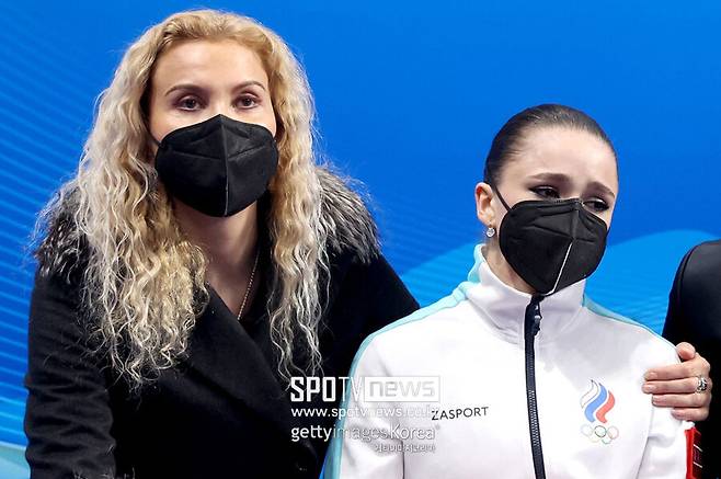 ▲ 에테리 투트베리제 코치(왼쪽)와 카밀라 발리예바