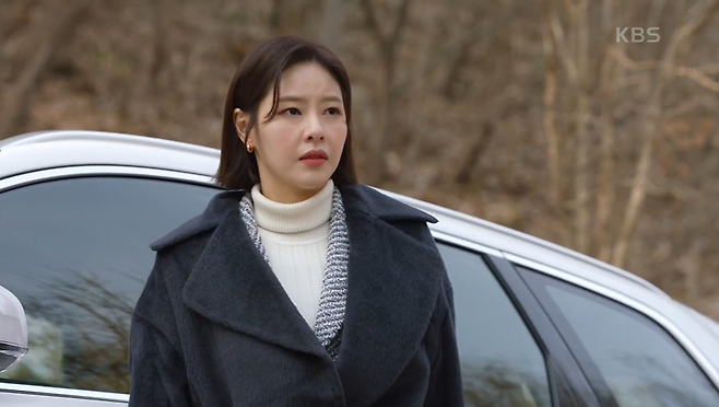 KBS2 Weekend drama Young Lady and Gentleman surpassed the national average audience rating of 36.8% (based on Nielsen Korea) on the 26th, and the Horribly Slow Murderer with the Extremely drama was unfolded without limit, and it was the cause of drama fans.The ratings, which were sluggish in the 30% range, soared to 37% at once, but the development that is not understandable continues and the fatigue is increasing.On the same day, Josara (Park Ha-na) again mentioned the days when Lee Young-guk (Ji Hyun-woo) lost his memory, and showed out an ultrasound photo and revealed, The president is pregnant.He was a child with Cha Gun (Kang Hoon-tak), who shared his heart, but it was a dangerous card that he took out to go to the side of his son, Sejong (Seo Woo-jin).The absurdly slow Murderer with the Extremely development has caused viewers to feel angry.Young Lady and Gentleman has already been criticized as popular by using The Horribly Slow Murderer with the Extremely trick several times.After Lee Young-guk and Park Dan-dan (Lee Se-hee) overcame the age gap of 14 and confirmed each others hearts, the British lost their memory in a distress accident, and when Dandan and England met again, their biological mother Anna Kim (Lee Il-hwa), who abandoned the young Dandan, jumped in and made all kinds of devising measures to take Dandan to the United States.In front of Dandan, who has also abandoned his biological parents who deceived him, and chose England, this time, the investigation is also involved in the pregnancy fraud.Viewers were disappointed by the lack of persuasive developments, such as the investigation of continuing lies that they can not even look ahead, and Lee Young-guk, who is often subjected to such nonsense.Viewers say, I do not see this drama anymore, but I will not see it again. In the end, The Horribly Slow Murderer with the Extremely The Horribly Slow Murderer with the Extremely... I do not like to see Weekend drama. Is it so funny that I think it is funny?It was a response that the early Jongyoung is the answer, the level is low, and the real Lim Young-woong OST is a waste.On the other hand, in the trailer that followed, the British who blamed himself for his mistake told Dandan, Forget the guy like me. The Dandan who separated with tears said, It is not the president.A total of 50 episodes, Young Lady and Gentleman, have extended two episodes thanks to popularity and have 10 episodes left.Photo Source  KBS