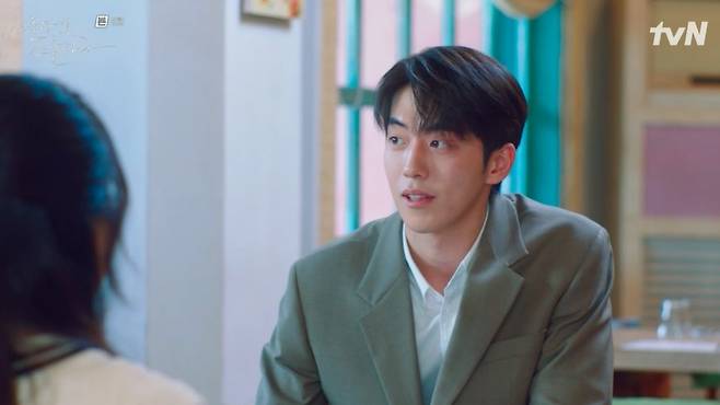 Nam Joo-hyuk and Kim Tae-ri were fatefully The Slap - they were real ties to meet again at any time.On tvN Twenty Five Twinty One broadcast on the 27th, Lee Jin (Nam Joo Hyuk) and Kim Tae-ris The Slap were drawn.Hee-do then asked Lee Jin to eat together, but beside him was already his boyfriend Hoi Tae-joon.Lee Jin was embarrassed to see the excitement of pouring out the sesame with a short sound of the tongue and the tongue.But Heedo and Hojin are the buddies of the third day of dating, and Lee Jin laughed, saying, You can not expect a real one.I was surprised to see you back there, said Heedo. I was so noisy, but I could hear you, Lee Jin said.I waited so long for you not to be hard, did your prayers work? said Heedo, It was a little hard, and I got up soon.Meanwhile, Hee-do, who was selected as the national fencing team, was in an accident that he lost his knife ahead of Kyonggi, so Hee-do went out to find the knife, and Lee Jin, who heard the news late, also helped.Lee Jin said, We will arrive at Kyonggi in 15 minutes and you will be free for 30 minutes and go to Kyonggi.No problem, he said calmly.Heedo laughed, saying, Thank you, today, and Lee Jin replied, Thank you too.On this occasion, Heedo reported on his farewell to Hojin and said, I actually wanted to break up, but there was nothing else?I really love to make a breakup, Im sad, stupid, he laughed, and Heedo recalled the past that he had suffered from a sudden breakup with him.At the end of the play, Lee Jin helped him to draw a picture of Hee-do who was in the final match with Yurim (Bona Boone), raising questions about the development.